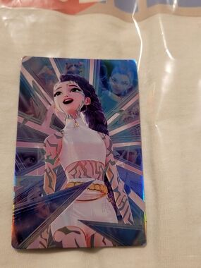 Netflix Gold and Purple K-Pop Demon Hunters Promo Card (Rumi)